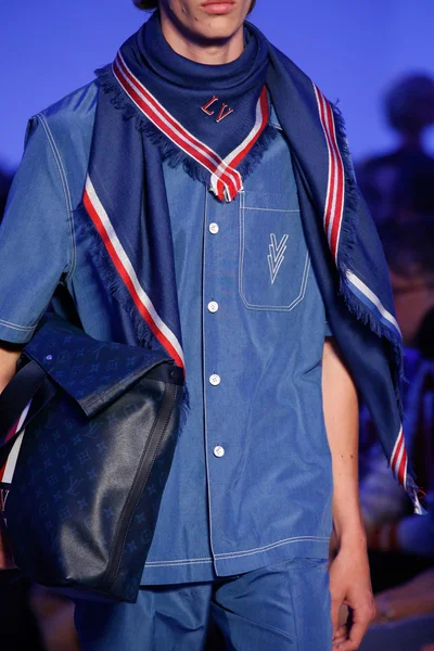 Look 37